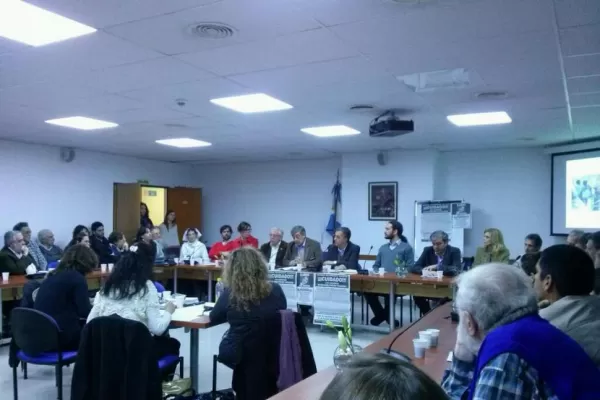 Parlamentarios oirán denuncias en la plaza