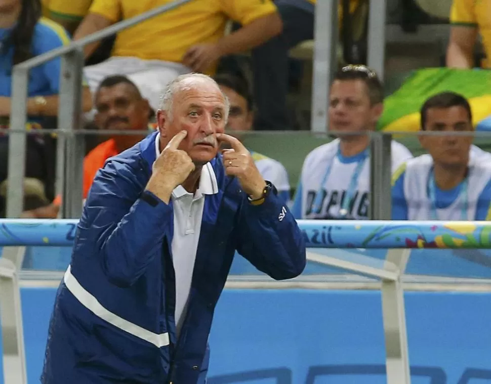 MAGO DE LA MENTE. Luiz Felipe Scolari es un técnico que no descuida el lado emocional de su Selección, y lo trabaja. reuters 