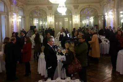 Con el tradicional chocolate, arrancaron los actos oficiales en la Casa de Gobierno