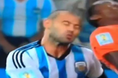 El durísimo golpe en la cabeza que sufrió Mascherano