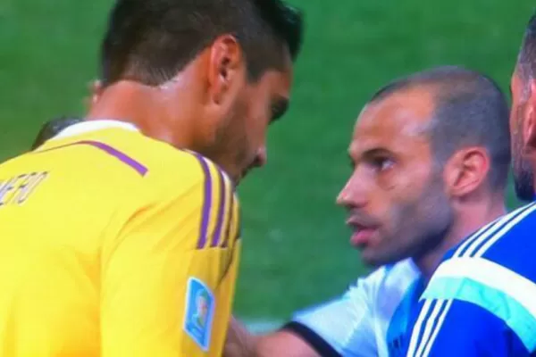 Hoy te convertís en héroe, le anticipó Mascherano a Romero