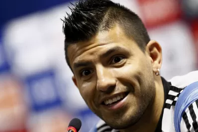 Agüero bromeó con la lesión de Mascherano: a mi nunca me pasó