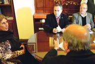 Bardón sugirió a los docentes que revisen la oferta salarial y que recapaciten para que haya clases