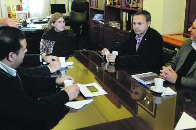 El defensor del Pueblo solicitó a la Justicia federal que ordene el regreso a clases en la UNT