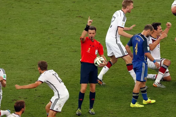 Antes Codesal, ahora Rizzoli: los árbitros que perjudicaron a la Argentina