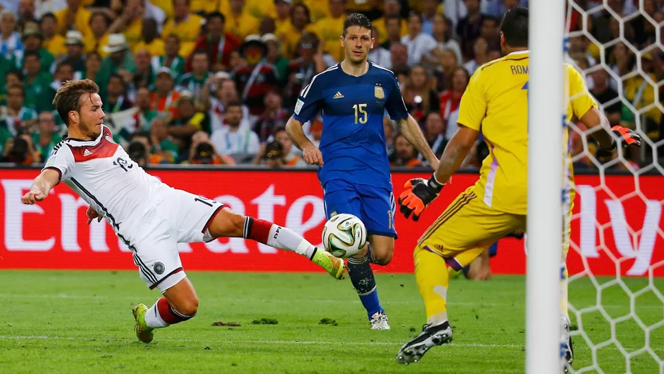 EL GOL MÁS IMPORTANTE DE SU CARRERA. Götze de permitió a Alemania levantar la Copa del Mundo por cuarta vez en su historia. REUTERS