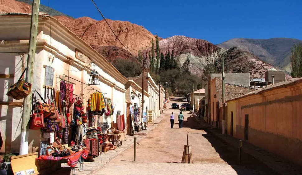 PAISAJES. Los colores de Purmamarca, símbolo de la Quebrada de Humahuaca. FOTO ARCHIVO