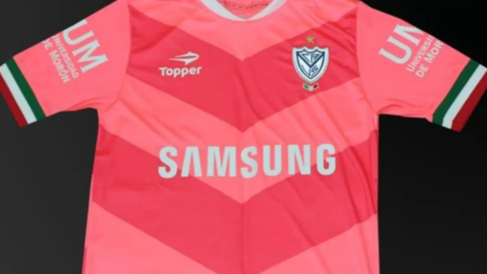 NODA ROSA. En principio, la camiseta rosa será utilizada por los arqueros del plantel, en especial por Sebastián Sosa, el titular y referente dentro de la cancha.  