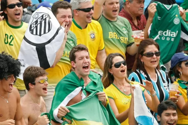 Brasileños cambian la letra y cantan Argentina decime qué se siente