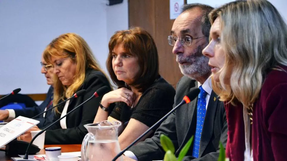 EN EL CONGRESO. Los diputados opositores difundieron el índice privado de inflación. FOTO TOMADA DE INFOBAE.COM