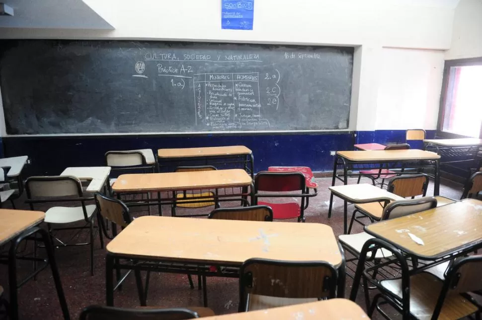 COLEGIO. Un aula vacía del Gymnasium, una de las siete escuelas experimentales de la UNT, en las cuales se registra un importante acatamiento al paro. la gaceta / foto de FRANCO VERA (archivo)