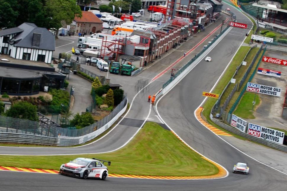 TROTAMUNDOS. En lo que va de la temporada, José María López visitó autódromos de África y de Europa con su Citroën C-Elysée. Uno de ellos fue el bello trazado de Spa Francorchamps, en Bélgica. 