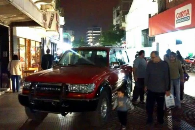 Estacionó en la peatonal del Paseo Histórico