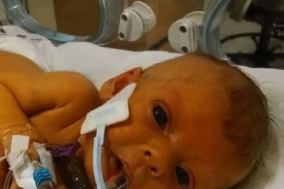 Padre pide a usuarios de redes sociales que editen la única y última foto de su bebé