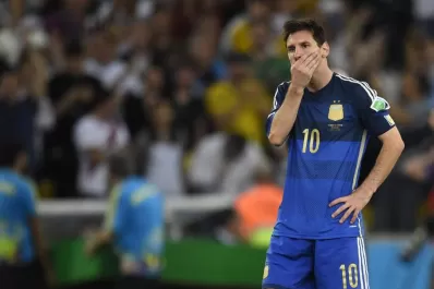 Una niña le pide llorando a Messi que devuelva el balón de oro del Mundial