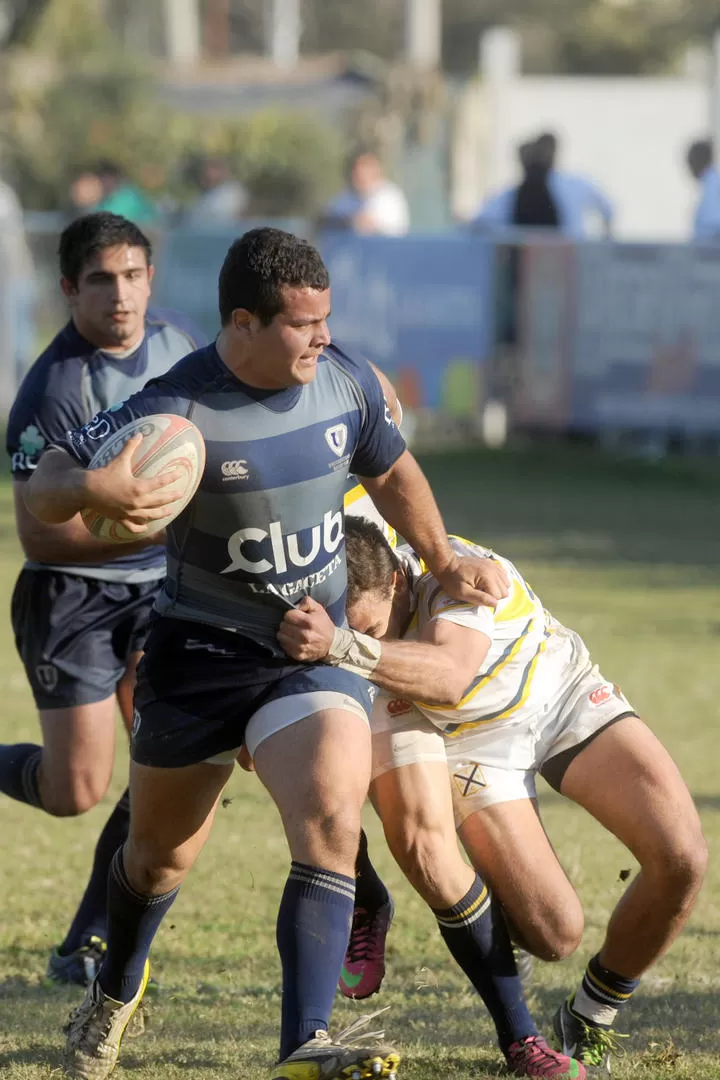 JUGADOR DESEQUILIBRANTE. Santiago Iglesias Valdez aportó dos tries en la victoria de “Uni” frente a Lawnn Tennis. 