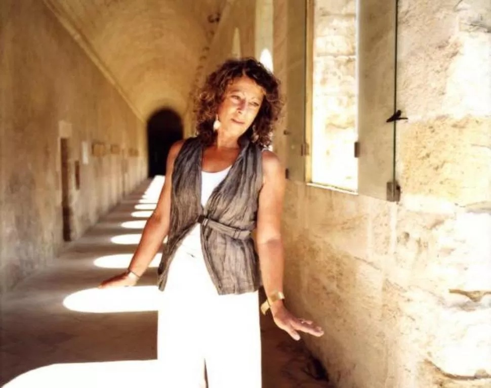 A LAS FUENTES. La filósofa y filóloga francesa aborda la adquisición de más de una lengua a partir de una charla con niños mayores de 10 años. philomag.com