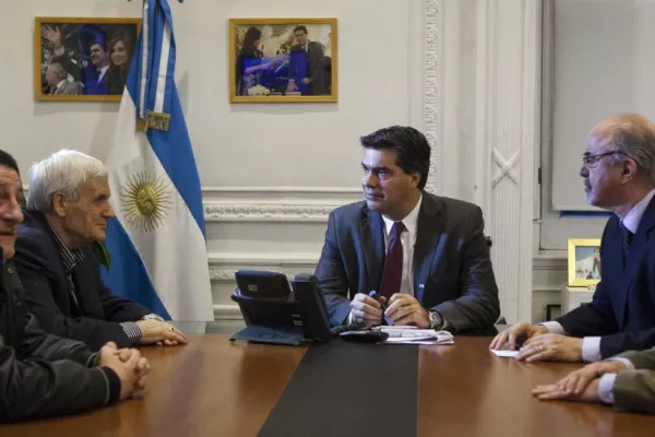 Capitanich mantuvo un encuentro con la CGT oficial por Ganancias