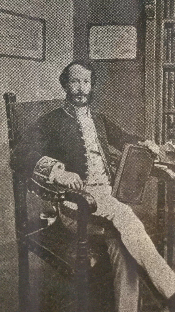 JUAN BAUTISTA ALBERDI. Lo mortificaba usar el uniforme diplomático que lleva en esta foto. Le parecía algo propio “de lacayos y sirvientes”. la gaceta / archivo