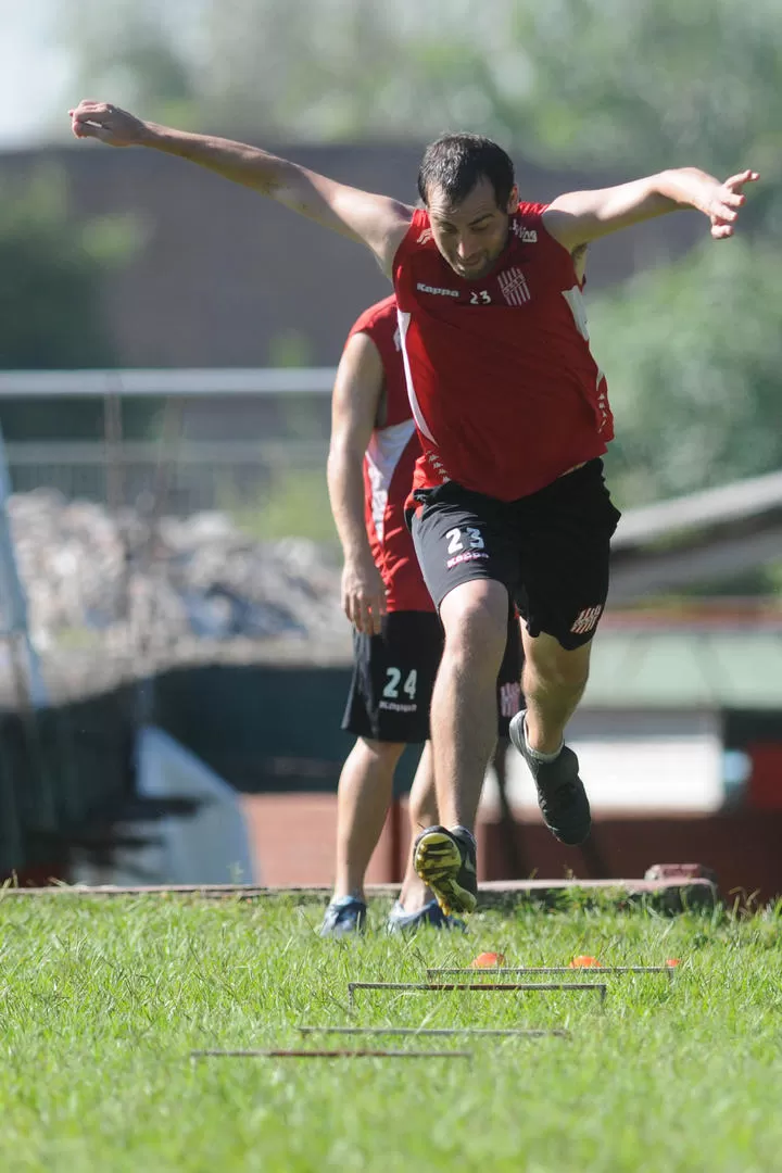 ALEGRÍA. Luego de tres temporadas, Pablo de Muner volverá a jugar en San Martín. “Siempre quise volver por todo el cariño que me dieron”, señaló el zaguero central. 