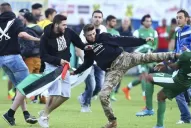 Propalestinos ingresaron al campo para agredir a jugadores israelíes