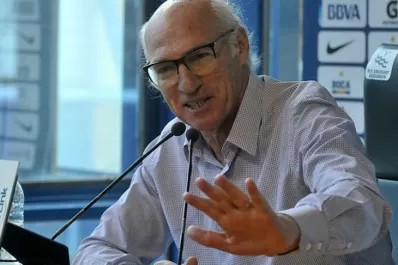 Bianchi, tranquilo: “hice todo para que Riquelme se quedara”