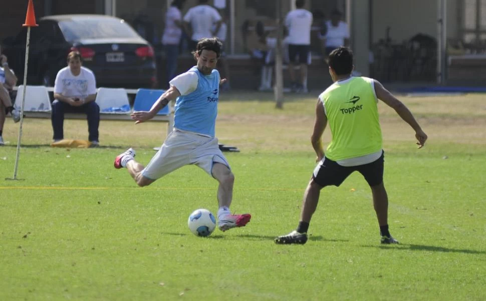 EFECTIVO. Lucchetti es uno de los arqueros goleadores en la historia del fútbol argentino. Los penales son su fuerte. 