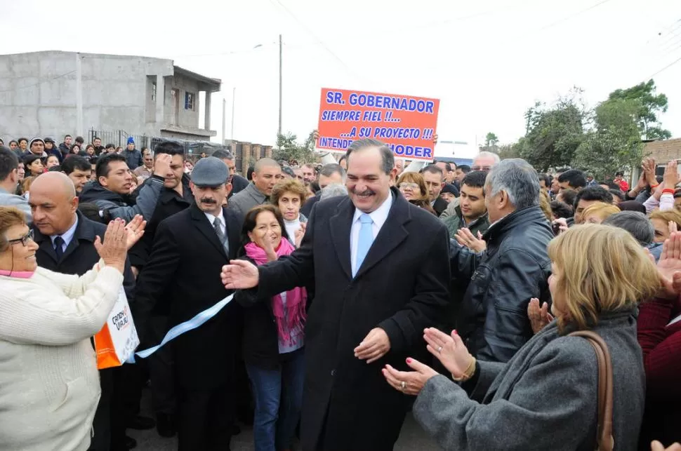 EN BANDA DEL RÍO SALÍ. Según Alperovich, a Amaya “nada le faltará”. prensa y difusión