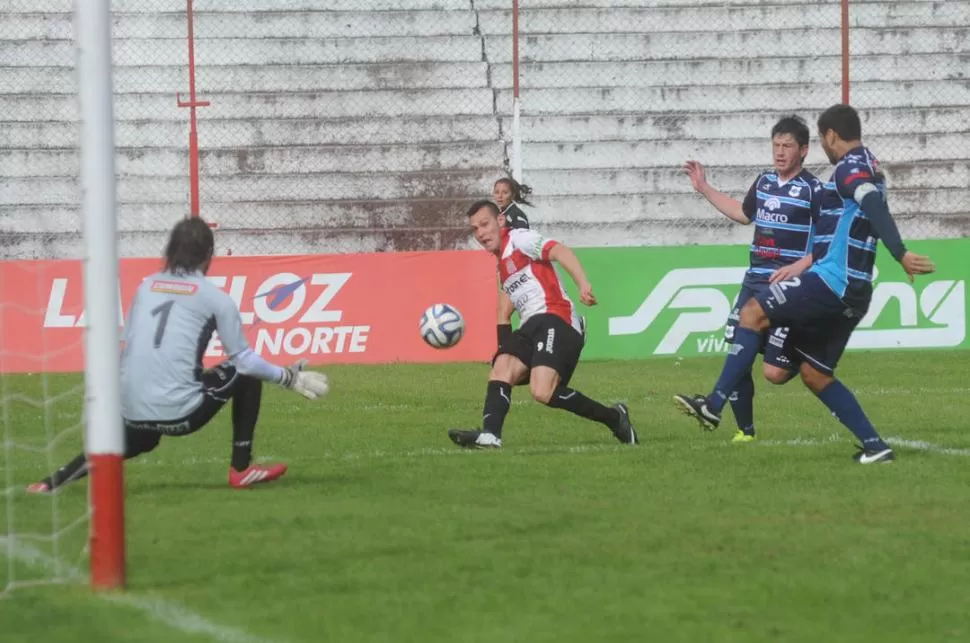 LO HIZO CHACANA. De 9 para los suplentes, Lucas empató el partido, 1 a 1. 