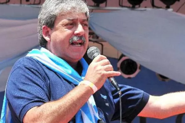 Buzzi espera que Scioli abandone el kirchnerismo