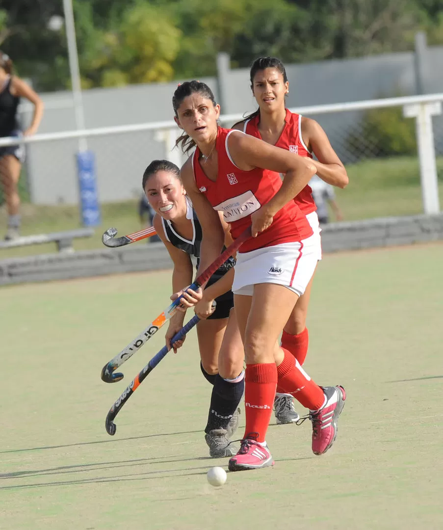 APORTÓ SU GOL. Gabriela Gómez López marcó uno de los tantos de Los Tarcos. 