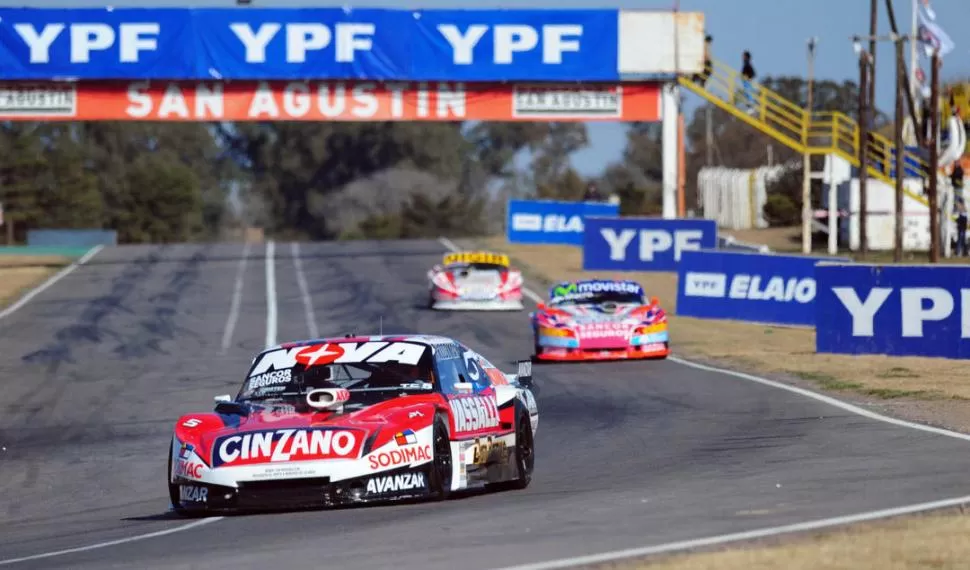 DOMINANTE. “El Misil” Rossi hizo la “pole” con su Chevrolet. 