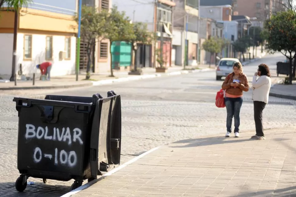 ESQUINA PELIGROSA. Los vecinos contaron que los arrebatos son frecuentes en el cruce de Bolívar y Moreno.  