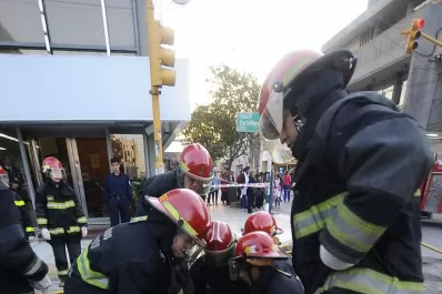 Los cuerpos de bomberos voluntarios de Concepción y Yerba Buena están en crisis