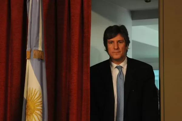 Cristina viaja a Venezuela y deja el poder a Boudou