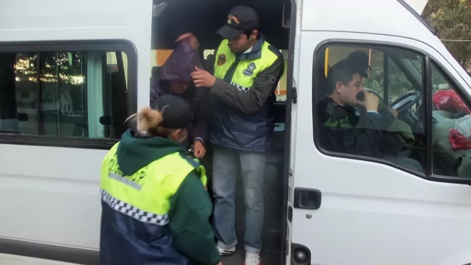A LA CÁRCEL. “El Cabudo Lauro” es trasladado por policías de la Digedrop. GENTILEZA DIGEDROP