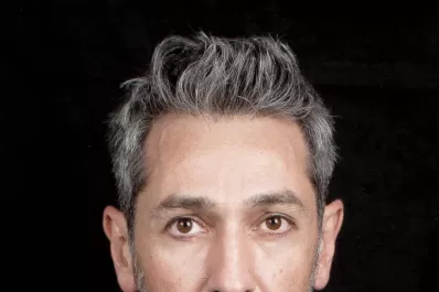 Alejandro Ros: Mi trabajo mezcla psicoanálisis y brujería