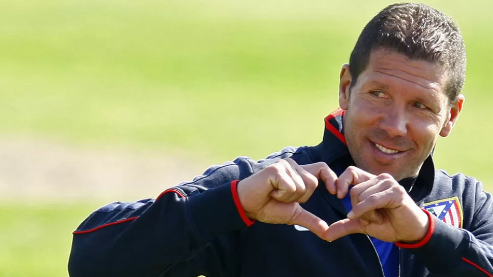 CORAZON COLCHONERO. Simeone, quien en la temporada pasada obtuvo la liga española como DT del conjunto 'colchonero', señaló que no tuvo contactos con dirigentes de AFA.