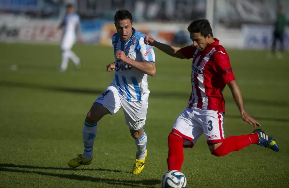 FIGURA. Martínez se destacó en los partidos ante Atlético y ante los jujeños. LA GACETA / FOTO DE JORGE OLMOS SGROSSO