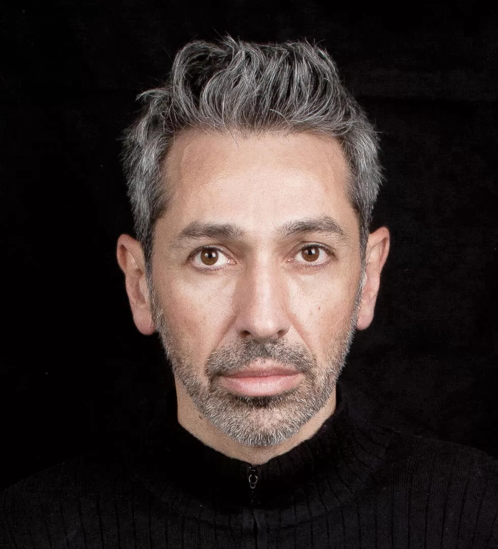 CREADOR. Alejandro Ros siempre sonó con diseñar portadas. 