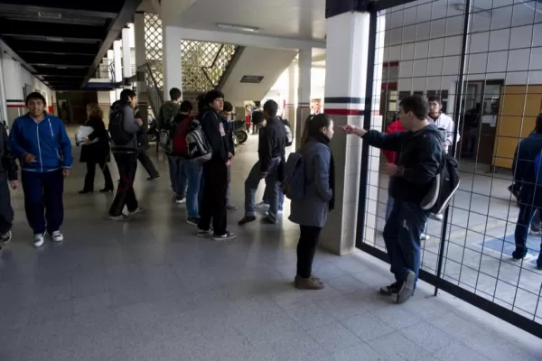 La Justicia ampara a alumnos de la UNT