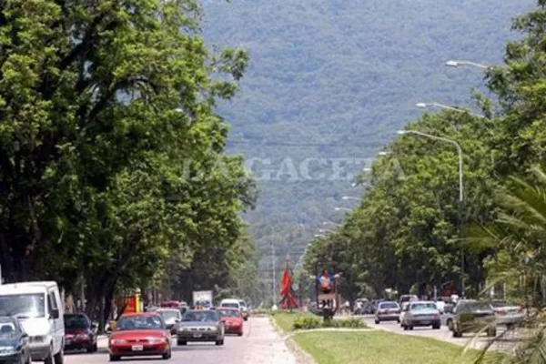 Una mujer asegura que detuvieron a su hijo y a varios jóvenes sin motivos