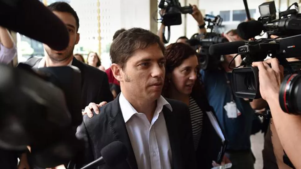 DE REGRESO. El ministro de Economía, Axel Kicillof, hoy, al llegar a la nueva reunión con el mediador Daniel Pollack. FOTO DE AFP