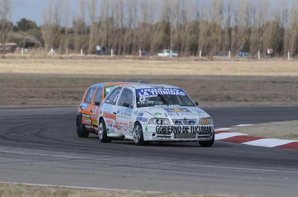 POR EL N°1. Lucas Mohamed y su VW Gol.