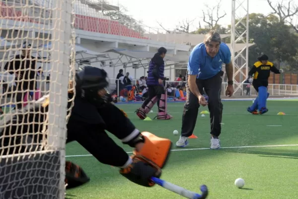 Nos sorprendió la cantidad de arqueros, dijo el entrenador Lindolfo