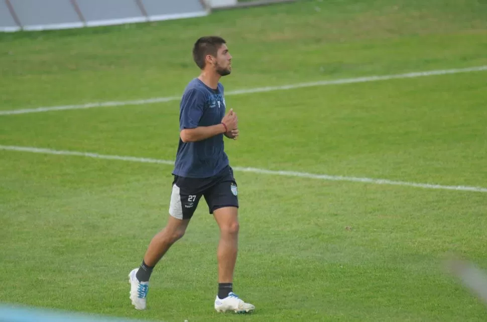 PUESTA A PUNTO. El defensor Eros Medaglia, que jugó el Sudamericano de San Juan y Mendoza con la Selección juvenil, tiene un nuevo desafío con el “decano”. 