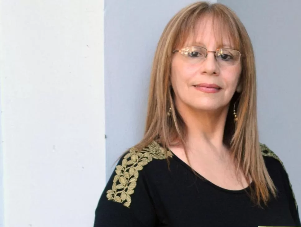 LETRAS. Estela Porta sostiene que escribir es una forma de dar a luz. la gaceta / foto de inés quinteros orio (archivo)