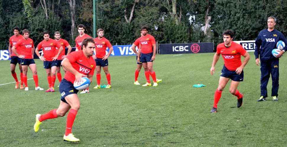 PREPARADO. Nicolás Sánchez será el único tucumano en la formación titular de hoy. Matías Orlando estará entre los suplentes. El miércoles partirán hacia Sudáfrica. 