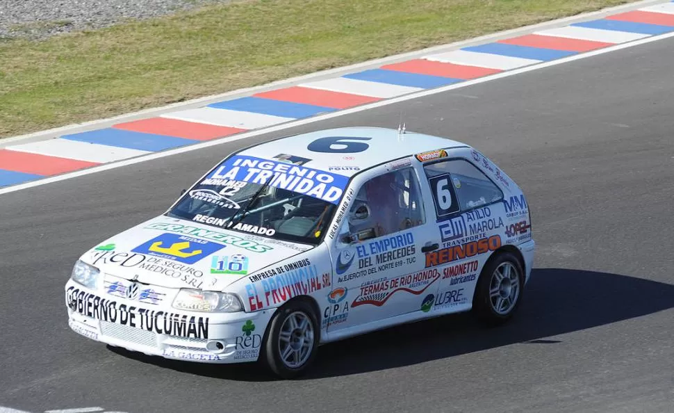 MUY CERCA. Apenas 072/1000 separaron al VW Gol de Lucas Mohamed del Renault Clio del local, Amadis Farina, dueño de la “pole”. El yerbabuenense había hecho el tiempo más veloz de los ensayos. 