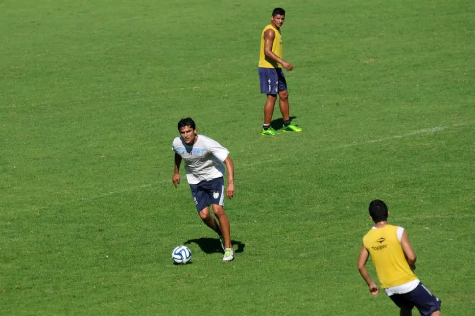 MUDANZA. César Montiglio dejó Atlético para probar suerte en Mitre. LA GACETA / FOTO DE INÉS QUINTEROS ORIO (ARCHIVO)